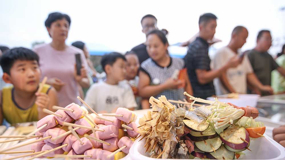 烟火升腾点燃千年古县盛夏——“沂水2025青岛啤酒美食节”盛大开幕 第 4 张