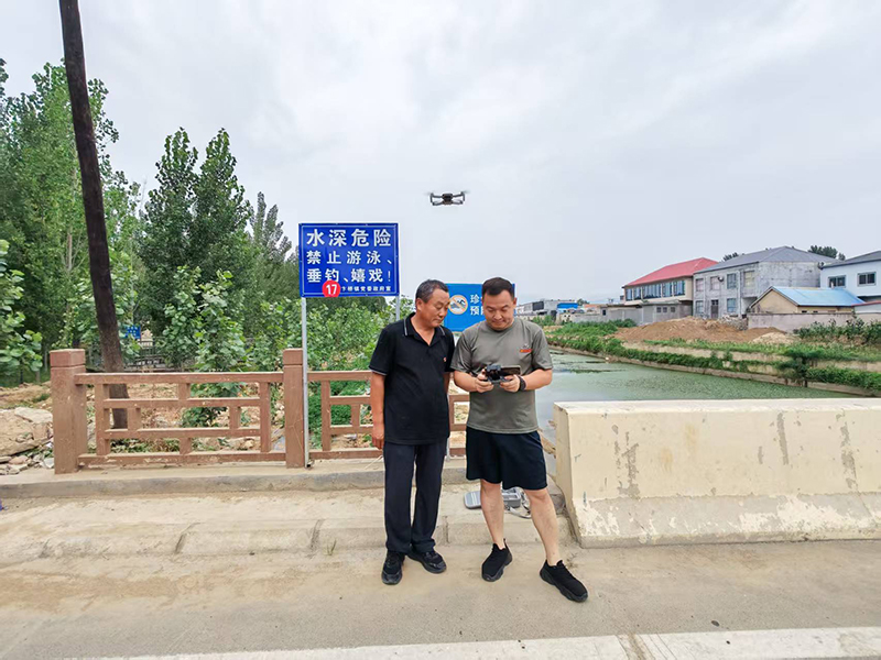 平邑县卞桥镇西荆埠村第一书记：无人机升空 织密防溺水与防汛“安全网” 第 1 张