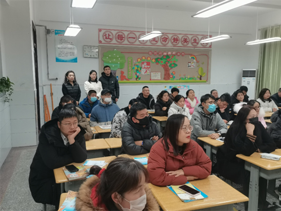 小小眼睛亮晶晶 眼操时刻护光明——临沂北园路小学东岳校区萌娃认真做眼操,为视力健康“加分” 第 2 张 小小眼睛亮晶晶 眼操时刻护光明——临沂北园路小学东岳校区萌娃认真做眼操,为视力健康“加分” 第 2 张