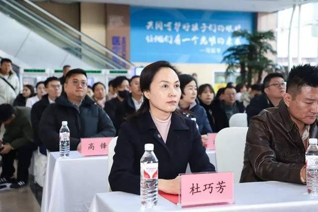 鲁南眼科成人验光配镜门诊盛大开诊,携手蔡司开启视觉新篇章 第 4 张 鲁南眼科成人验光配镜门诊盛大开诊,携手蔡司开启视觉新篇章 第 4 张