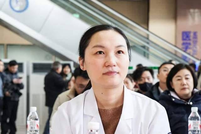 鲁南眼科成人验光配镜门诊盛大开诊,携手蔡司开启视觉新篇章 第 7 张 鲁南眼科成人验光配镜门诊盛大开诊,携手蔡司开启视觉新篇章 第 7 张