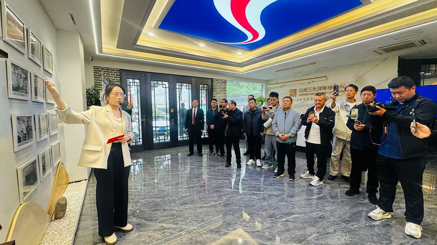 律途十六载,共鉴新征程 | 三禾律所十六周年庆媒体见面会圆满举办 第 2 张 律途十六载,共鉴新征程 | 三禾律所十六周年庆媒体见面会圆满举办 第 2 张