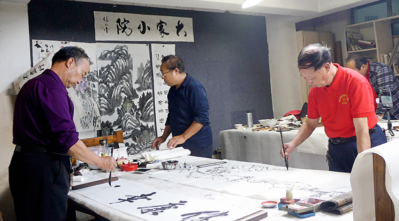 大家小院里的墨香中秋—— 临沂融媒《沂蒙风采》“大家小院” 书画笔会直播圆满举行 第 1 张