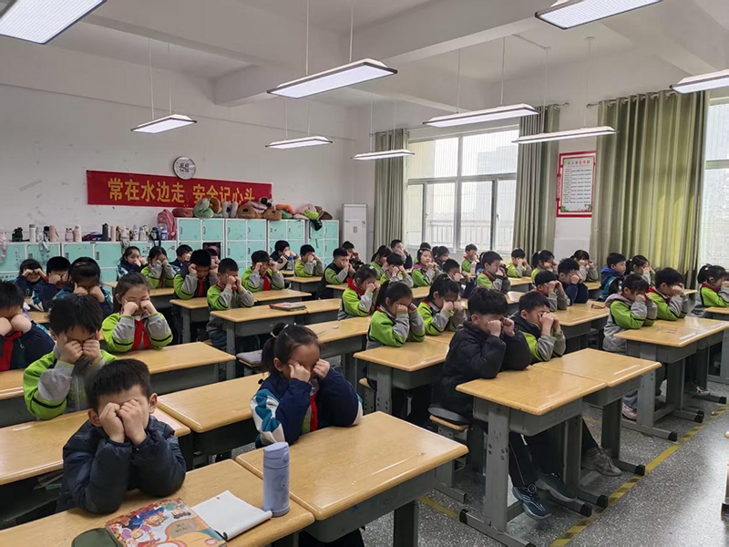 护眼有章法,明眸伴成长---临沂北园路小学眼保健操规范开展 第 1 张 护眼有章法,明眸伴成长---临沂北园路小学眼保健操规范开展 第 1 张