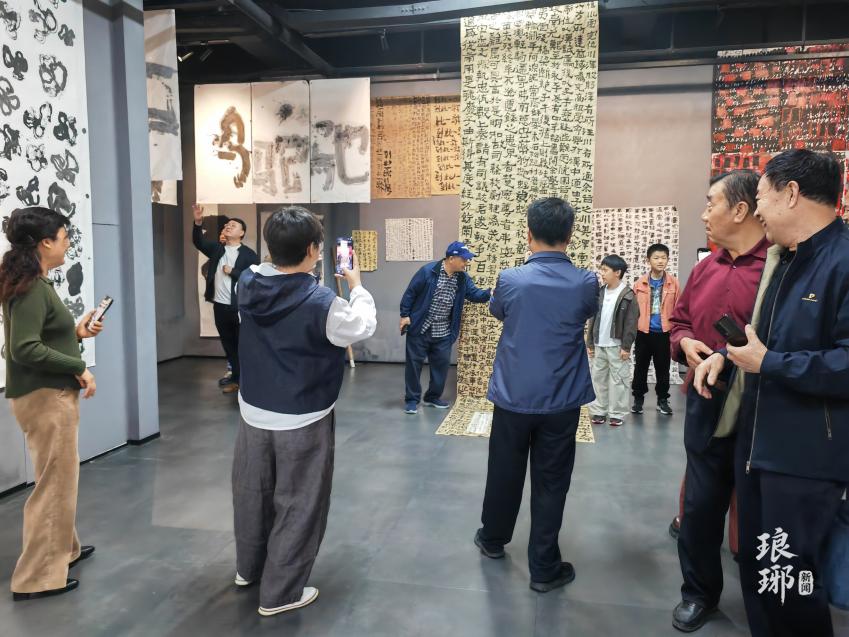 墨香润沂蒙,翰墨传文脉!曾翔书法研探交流作品展于临沂雅致启幕 第 4 张 墨香润沂蒙,翰墨传文脉!曾翔书法研探交流作品展于临沂雅致启幕 第 4 张